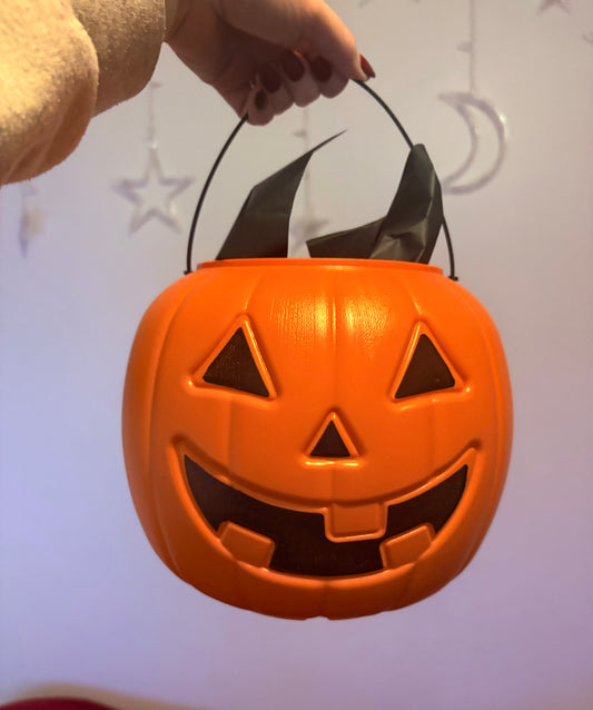 Boo bucket!